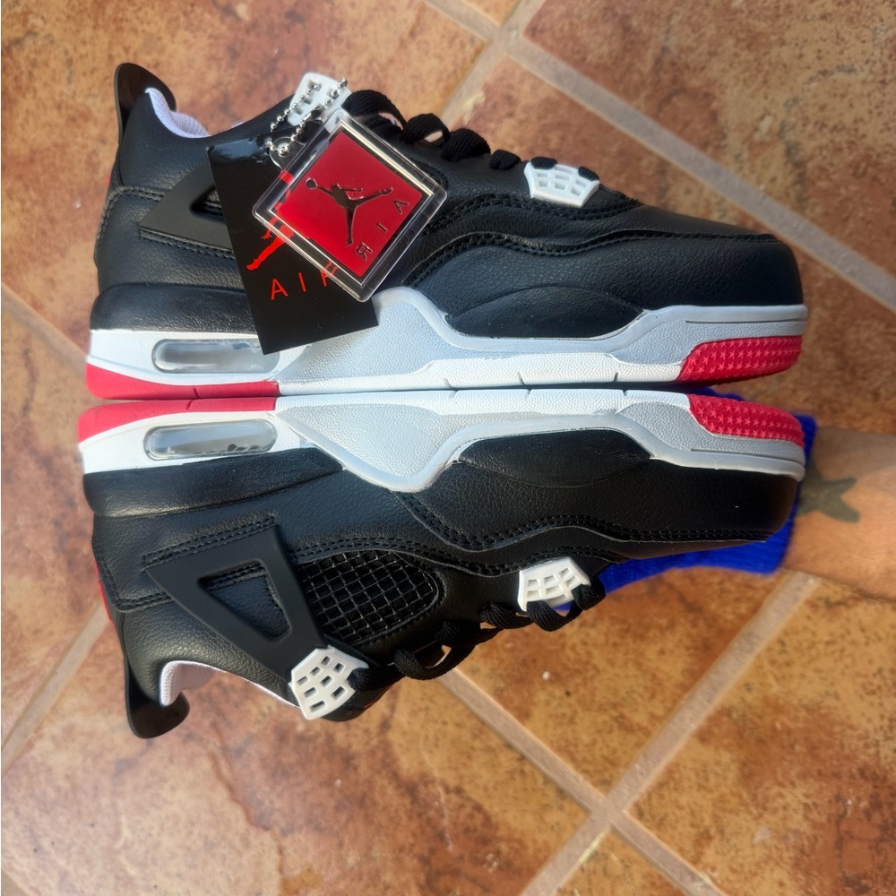 Size 7 Men’s And Women’s 8.5 - Jordan Retro Black and Red Retro Basketball Shoes - Picture 5 of 6